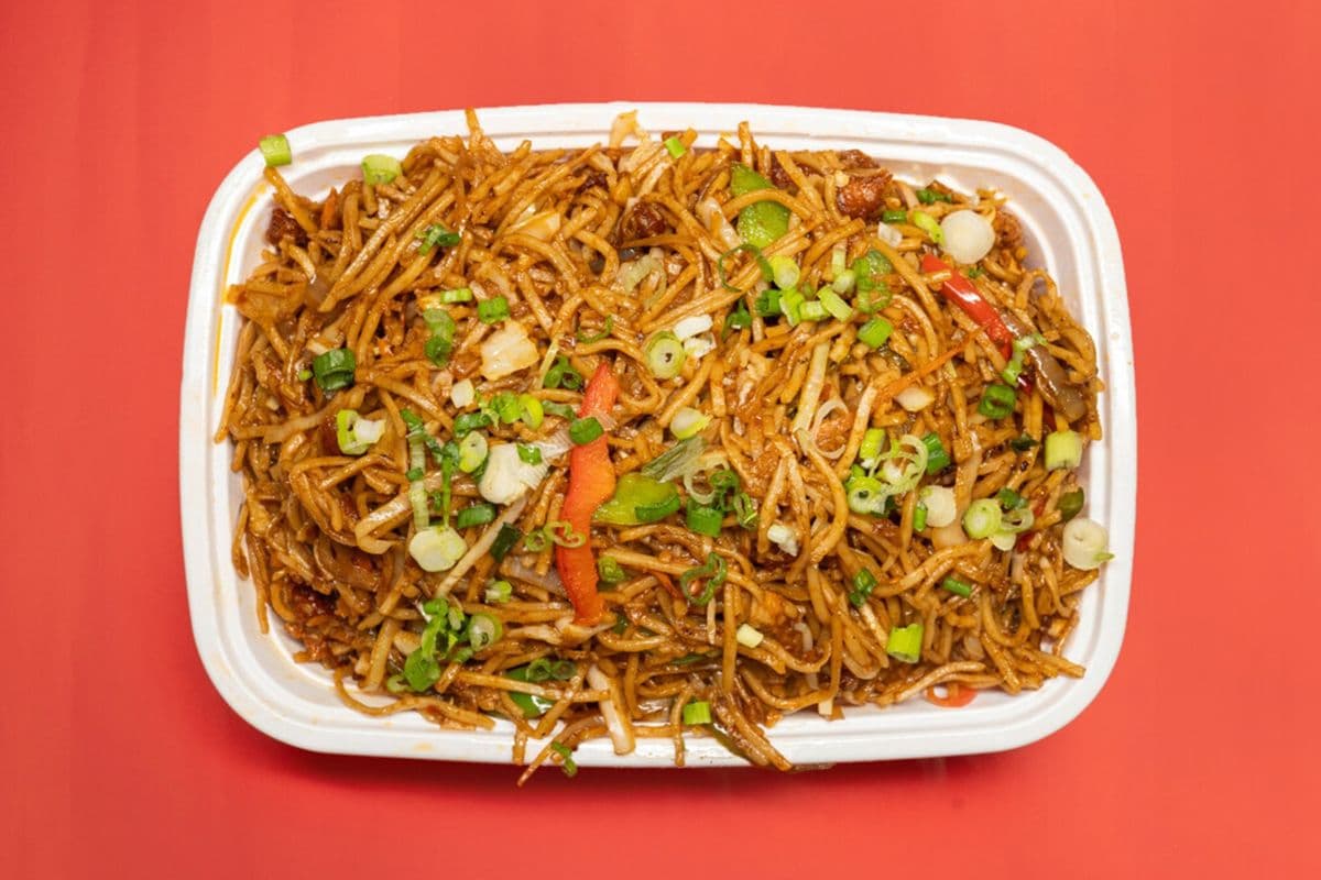 Hakka Noodles Chicken