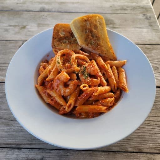 Seafood Pasta and Garlic Toast