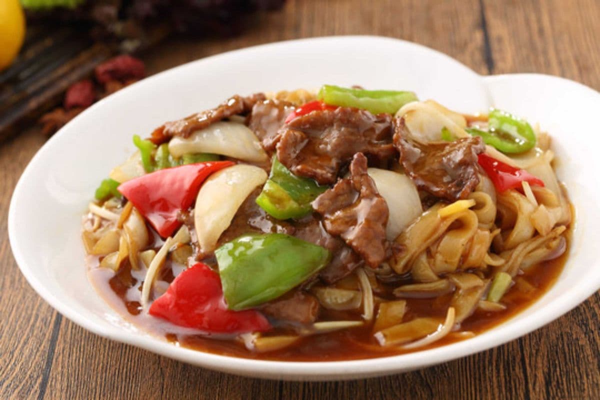 Hong Kong wet style rice noodles 港式湿炒河粉