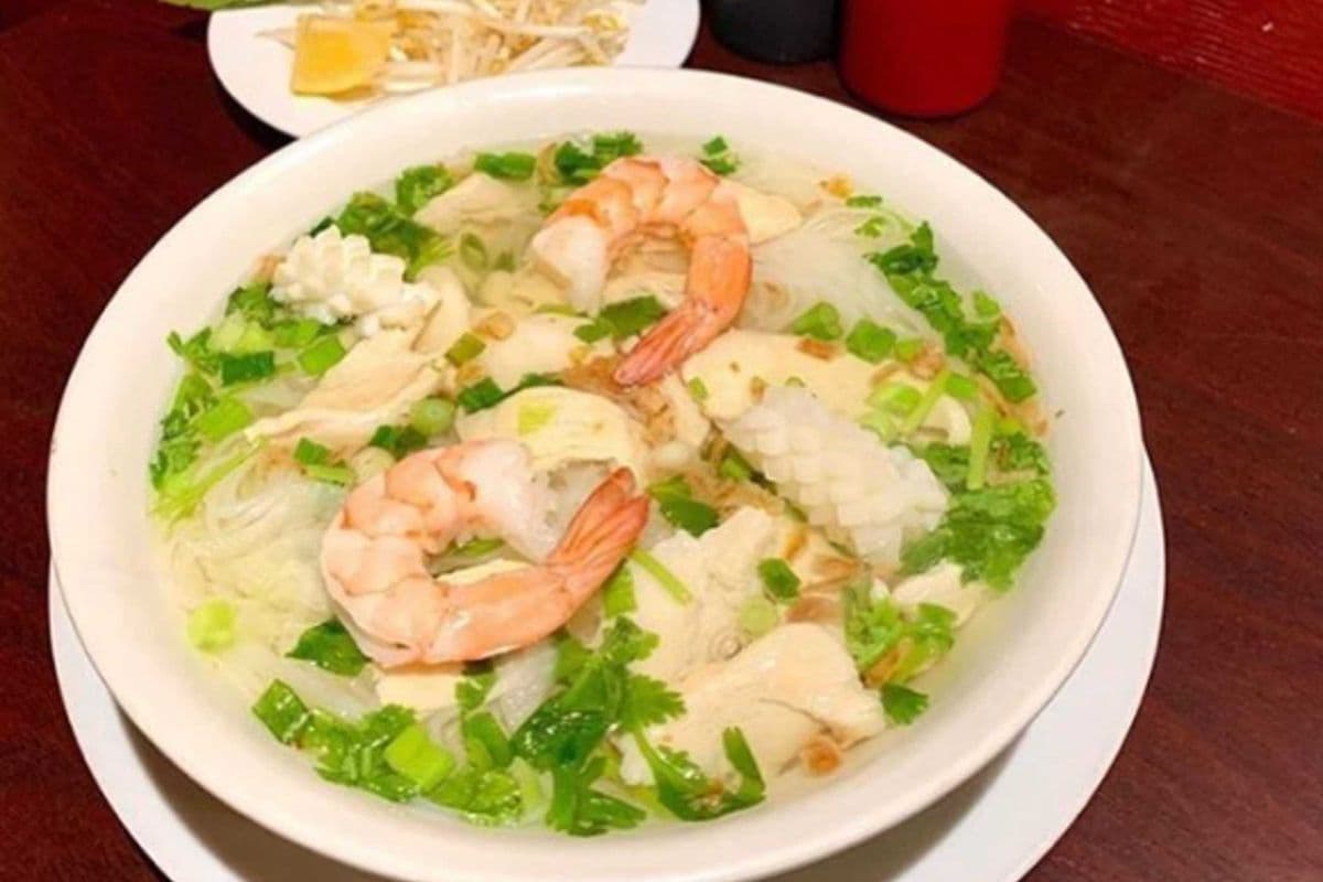 32. Noodle Soup with Chicken, Squid, and Prawns