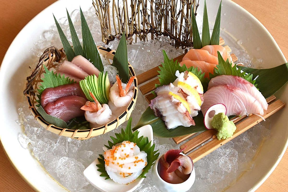 Deluxe Sashimi Combo