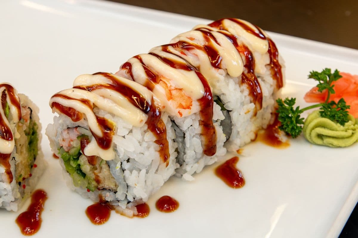 Super Dragon Roll (8 pcs)