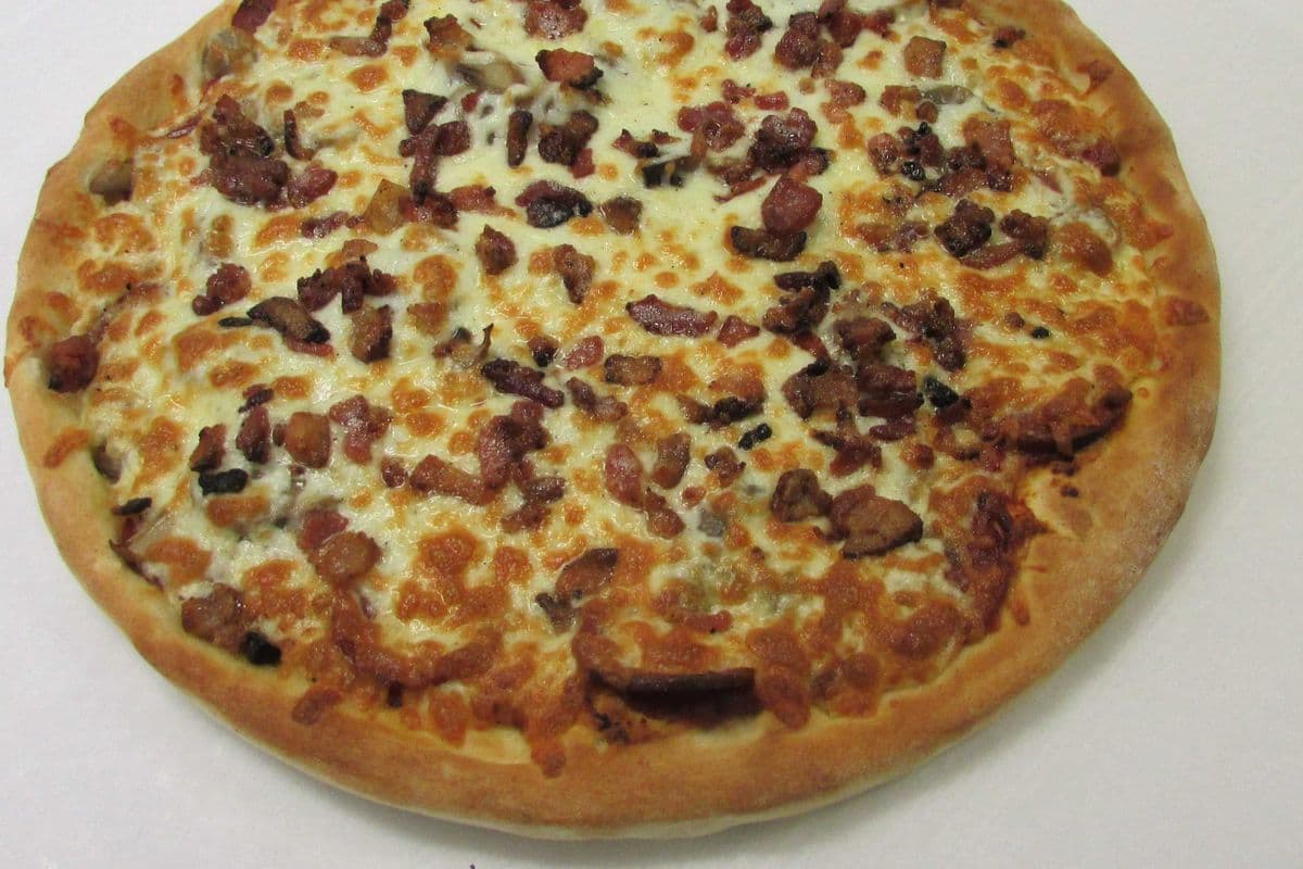 15" Large Canadian Combo Pizza