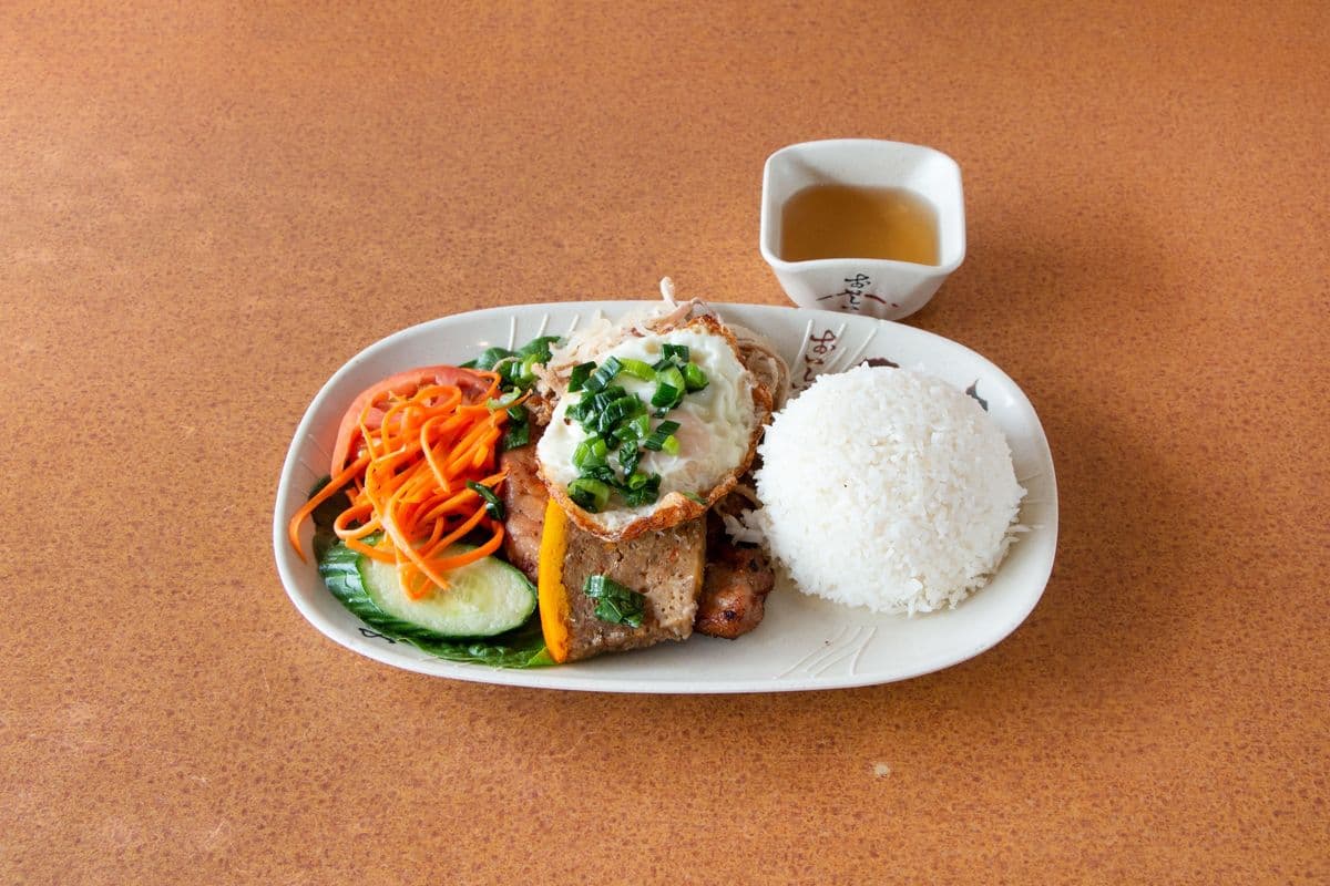 C122. Grilled Pork Chop, Shredded Pork Skin, and Steamed Crab with Steamed Rice - Com Ba Mau