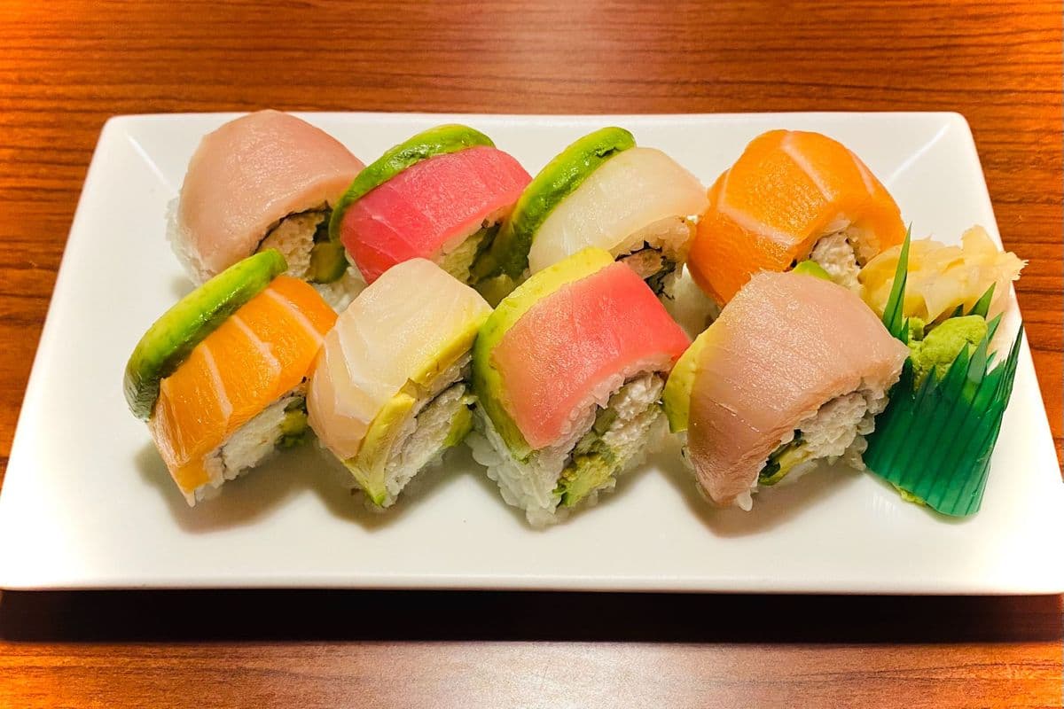 Rainbow Roll (8 pcs)