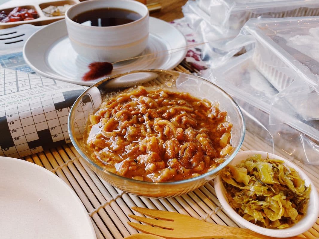 (Frozen)Marinated Pork Sauce (incl. Sour Cabbage) 450g / (凍)九香滷肉 450g (附酸菜)