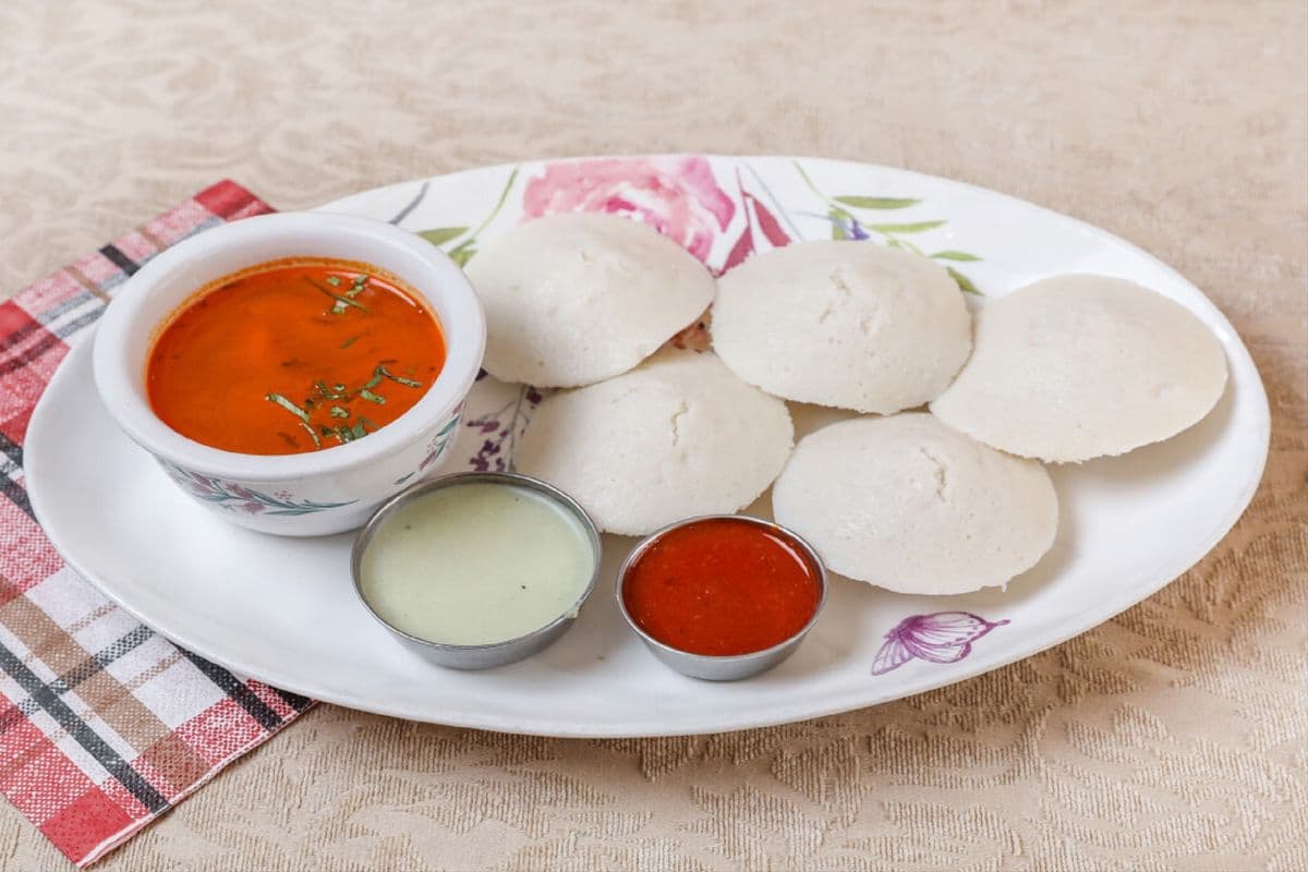 Idly Sambhar (5pcs)