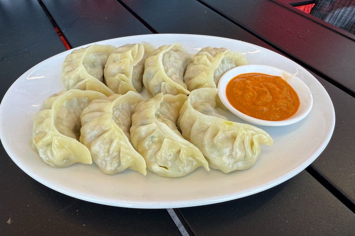 Steamed Veggie Momo (10 pieces)