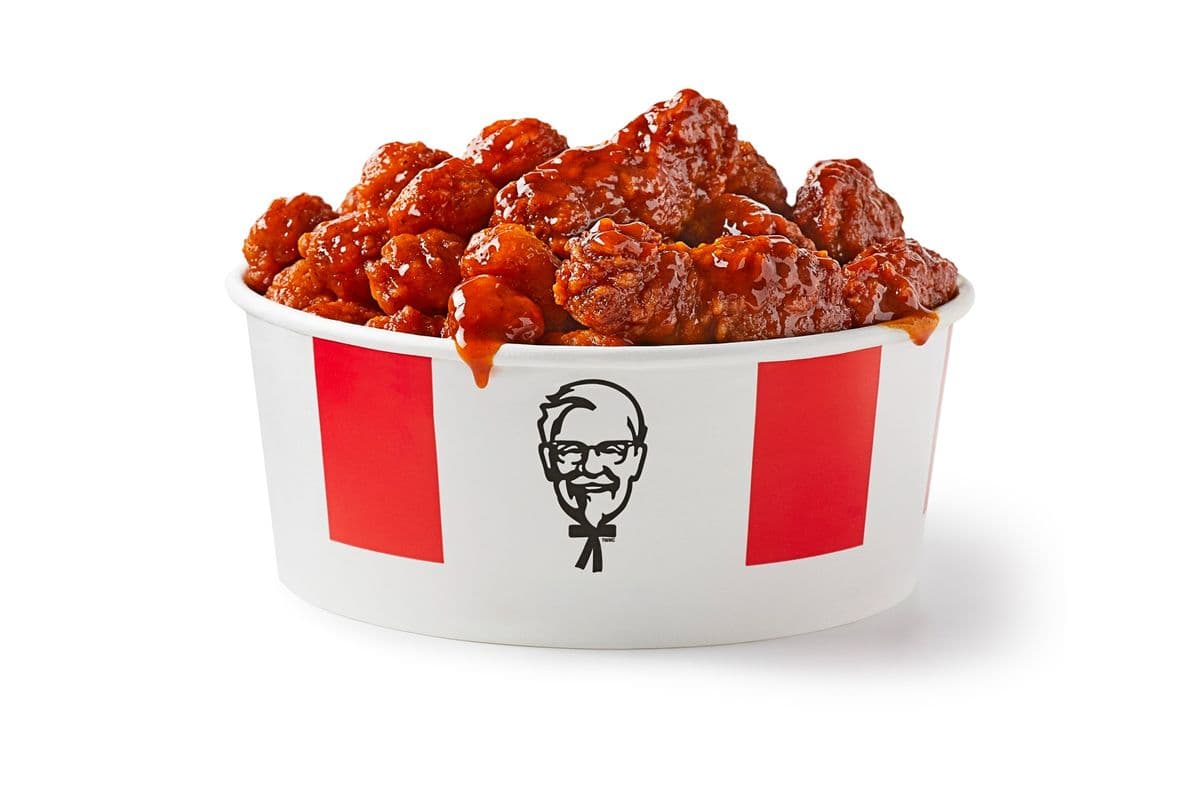 Baril moitié Pop-Corn/moitié ailes piquantes Zinger bien saucé / Zinger Drip Half Popcorn/Half Hot Wings Bucket