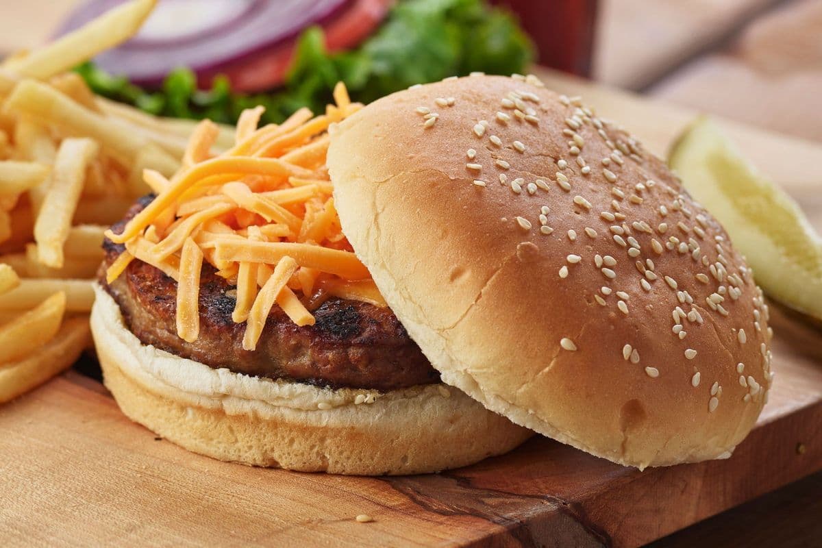 Cheeseburger (6 oz)