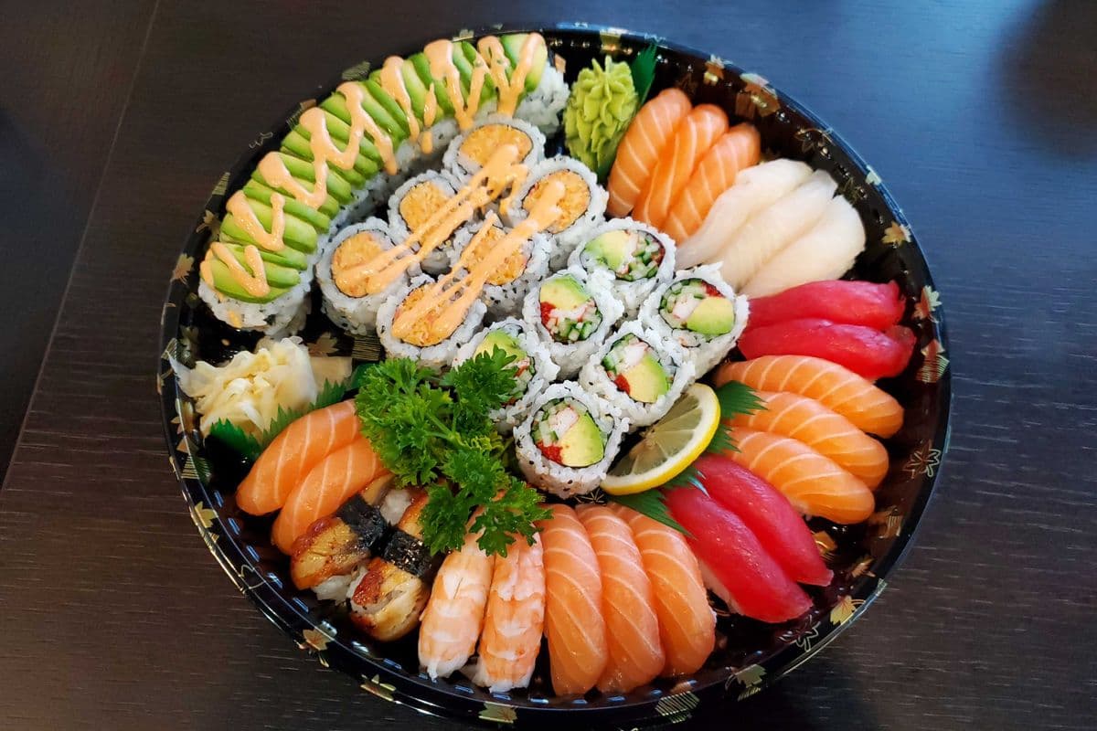 221. Small Sushi Party Tray (42 pcs)