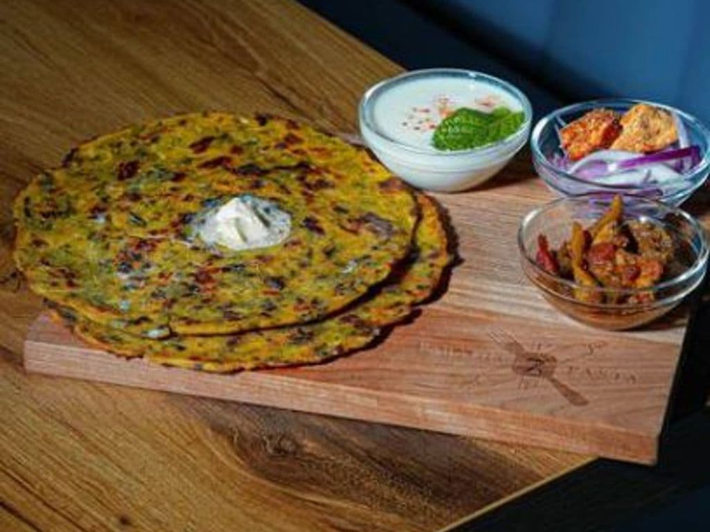 Makki Mooli Methi Paratha
