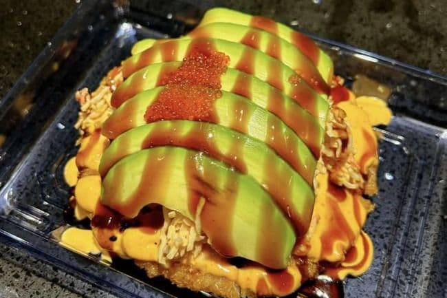 89. Spicy Crab and Avocado Pizza