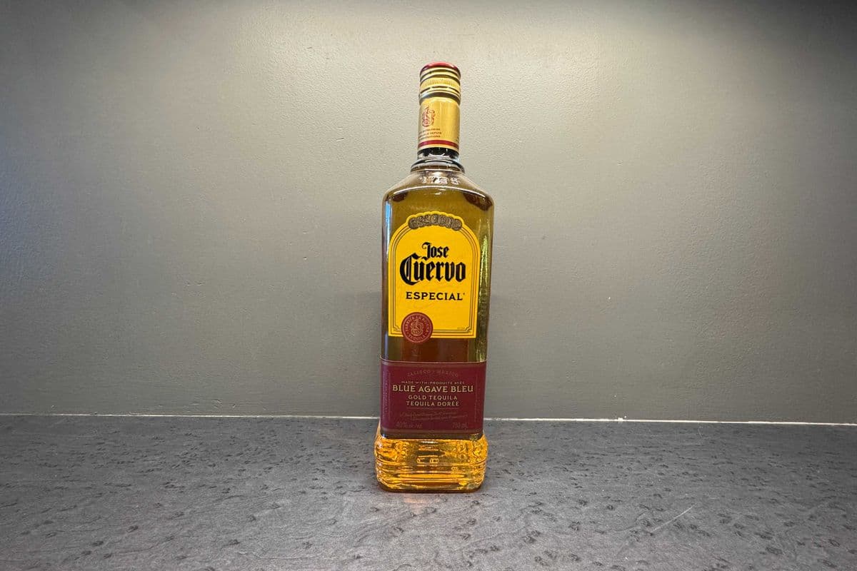 Jose Cuervo Especial Gold Tequila Bottle (1 x 750ml)