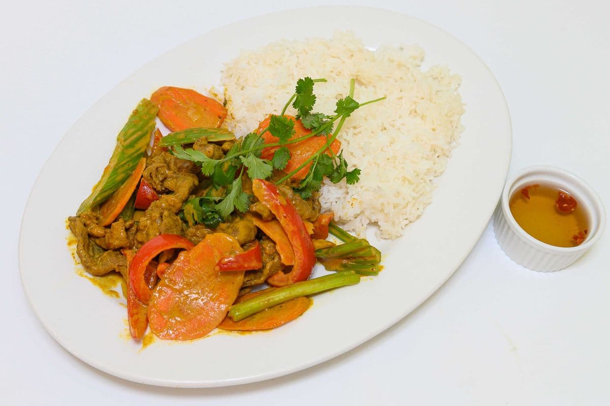 78. Stir Fried Curry Beef and Vegetables on Steamed Rice