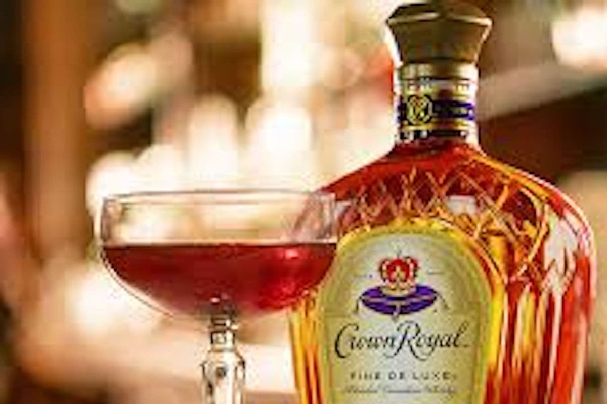 Crown Royal (750 ml) (1 x 750ML)