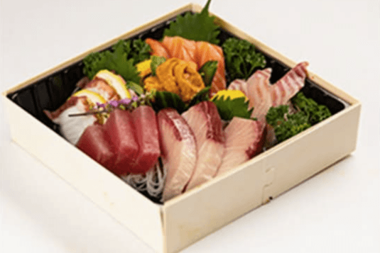 Deluxe Sashimi Box (18 pcs)
