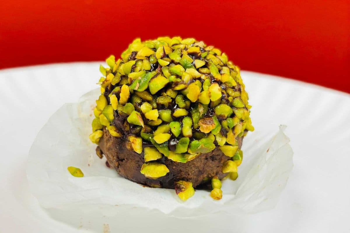 Pistachio Truffle (One Piece)