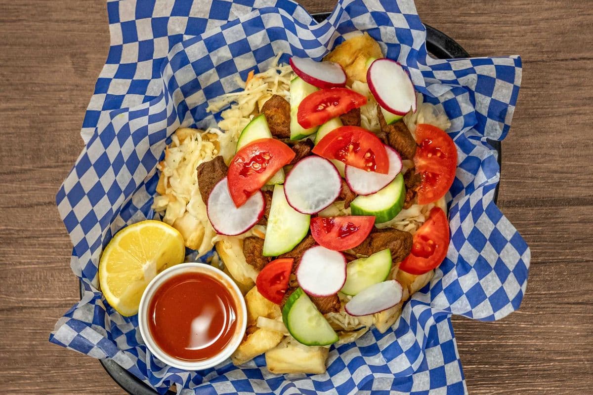 Yuca Frita con chicharron