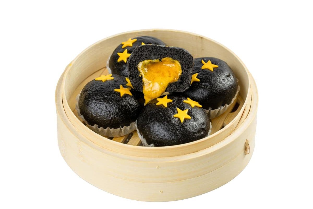 S11. Golden Midnight Bun W/ Salted Egg Cream (2Pcs) / S11. 黑金流沙包 (2個)
