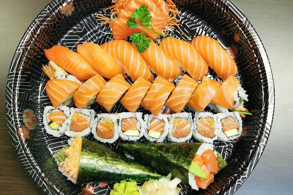 Deluxe Salmon Family