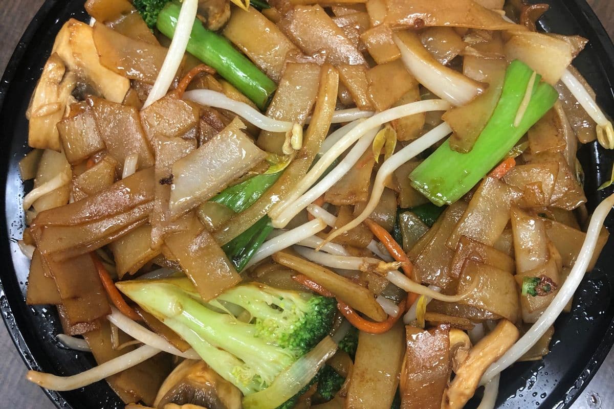 56. Vegetable Ho Fun 菜河粉