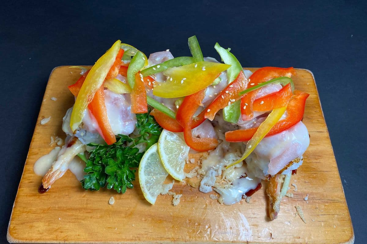 Snow Dragon Roll (8 pcs)