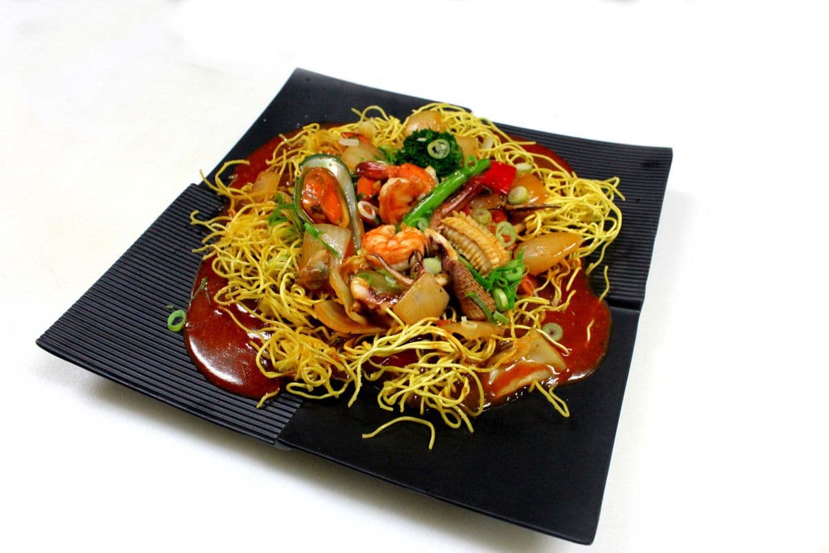 Spicy Seafood Crispy Noodle