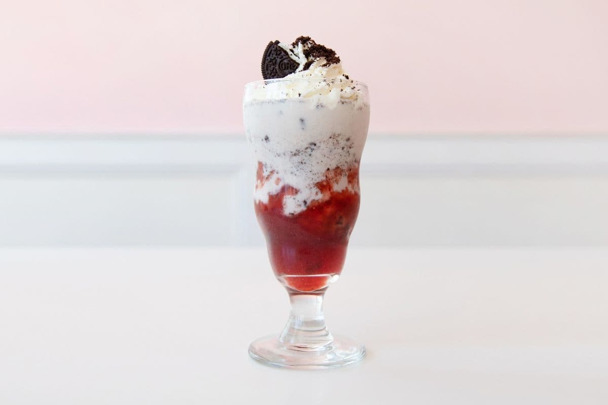 Oreo Strawberry Frappe