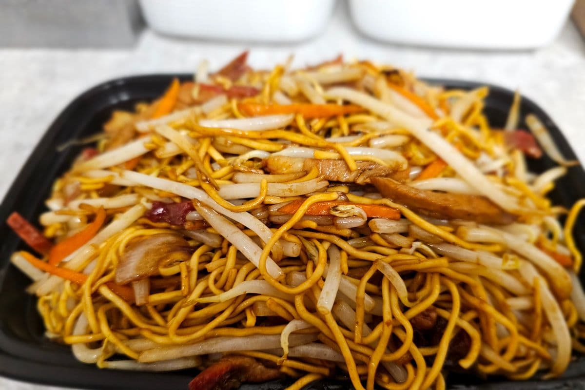 G3. BBQ Pork Chow Mein