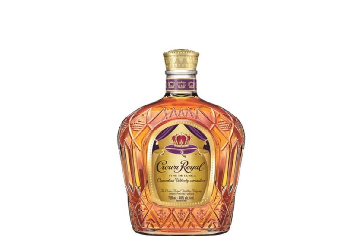 Crown Royal (750 ml Bottle) (1 x 750 ml Bottle)