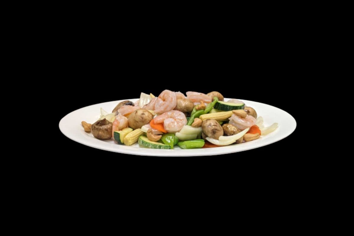 114. Stir-Fried Shrimp and Crispy Cashew Nuts