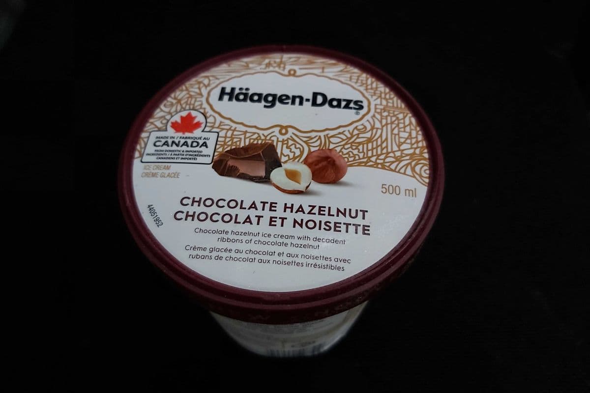 Nouveau! Häagen-Dazs Chocolat et Noisette (500 mL) / Chocolate Hazelnut (500 mL)
