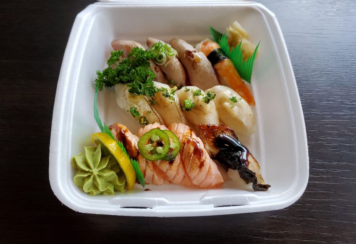 213. Aburi sushi (12pcs)