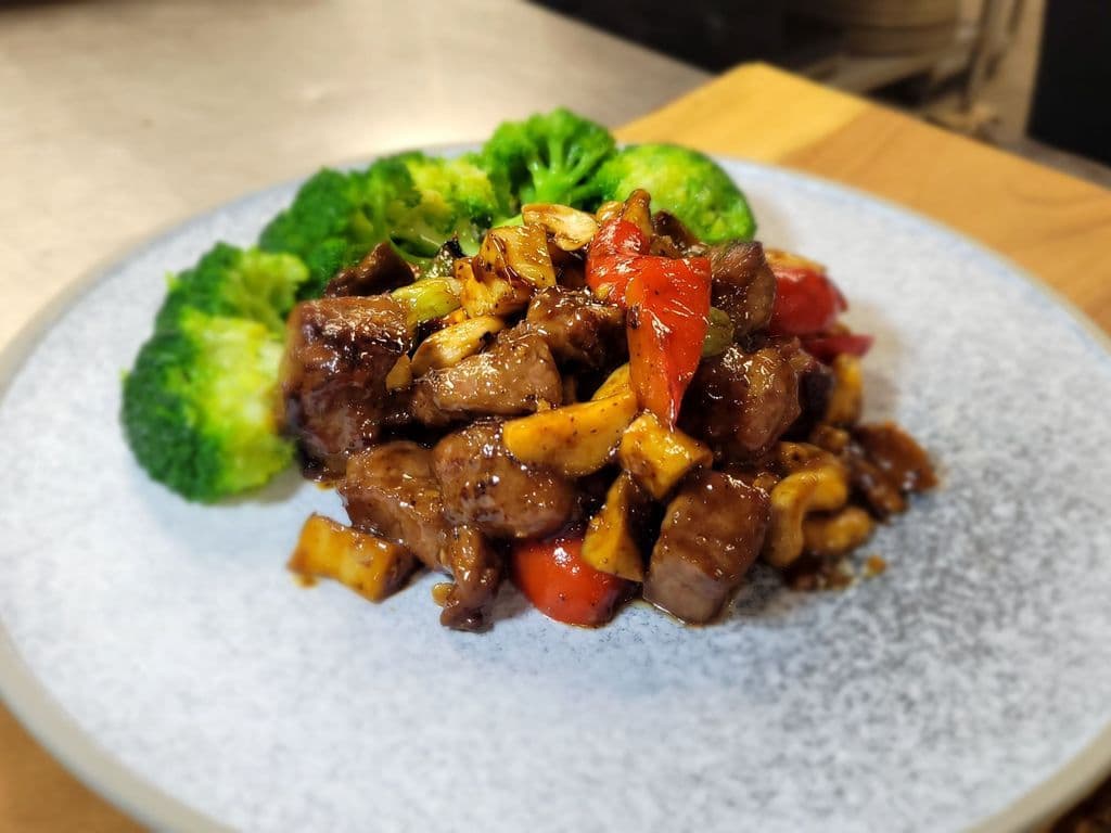 Beef with Black Pepper Sauce/D67