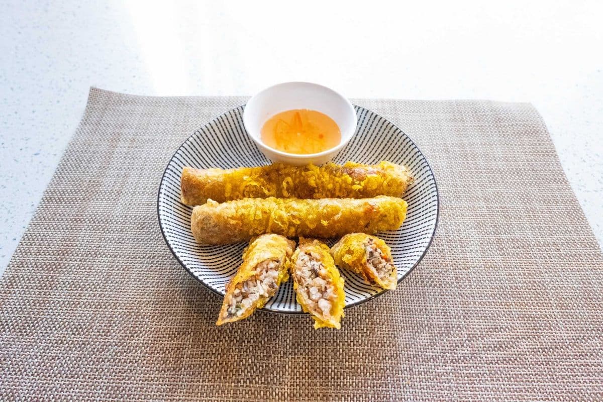 A. Vietnamese Spring Rolls (2 pcs)