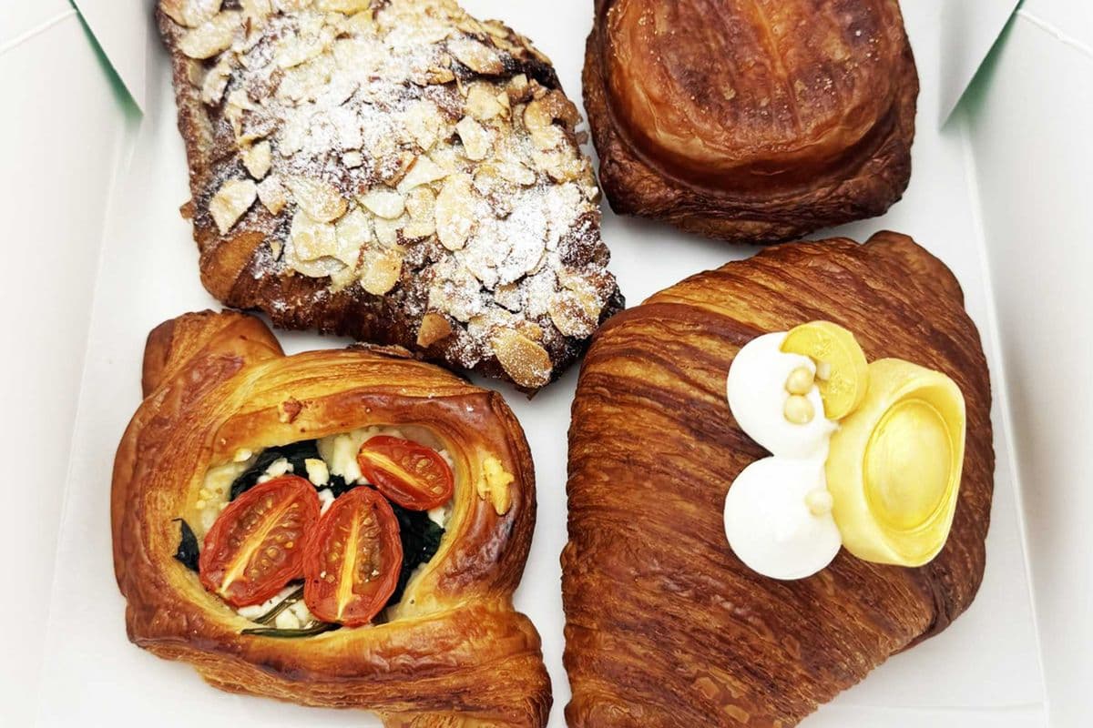Pastry Box (4 pcs)