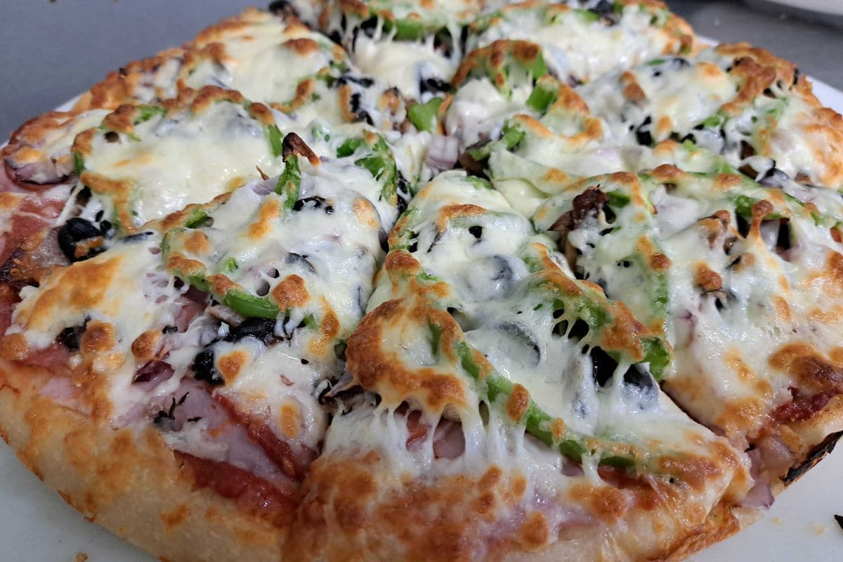 12" Traditional Supreme Pizza