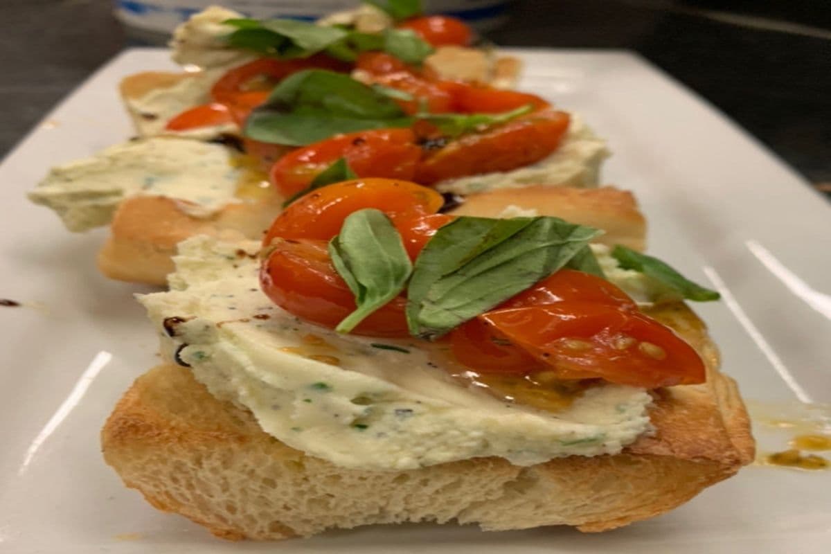 Crostini di Ricotta e Pomodorini al Forno