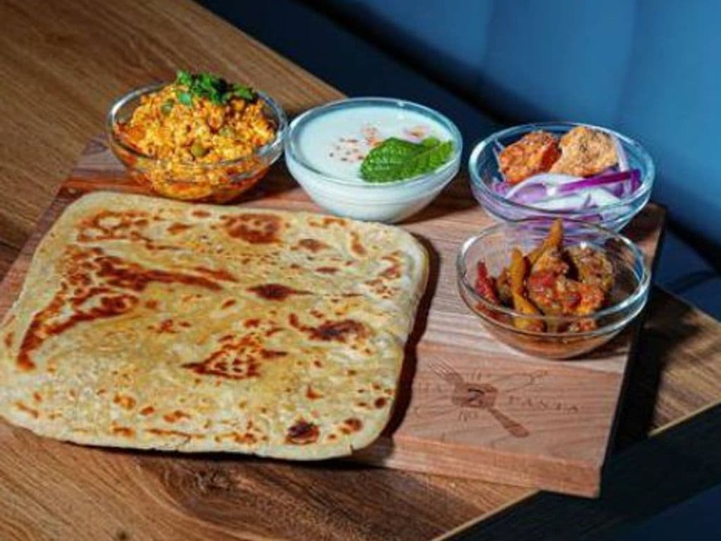 Paneer Bhurji w/ 2 Plain Paratha