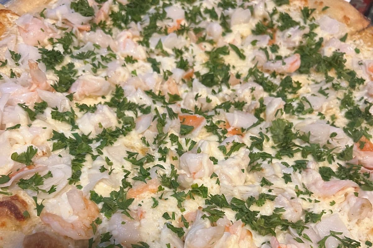 Seafood Pizza