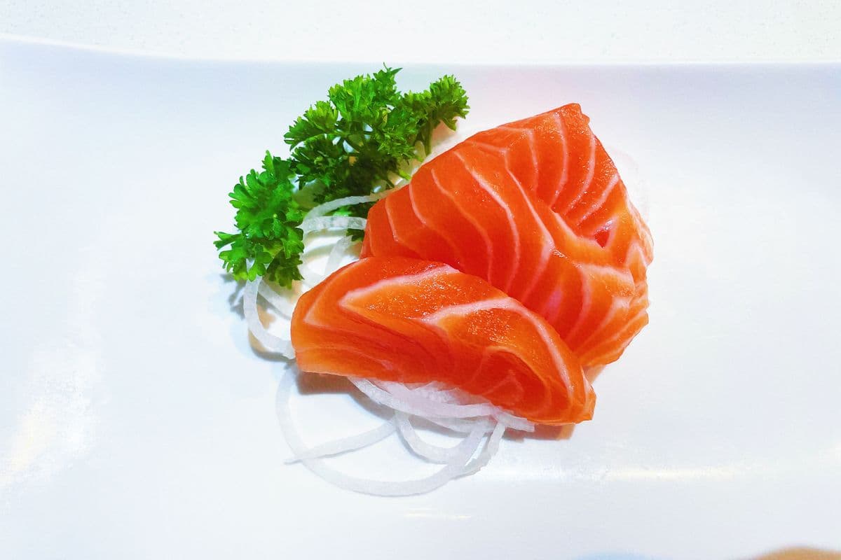 Salmon (Sake) Sashimi (3 pcs)