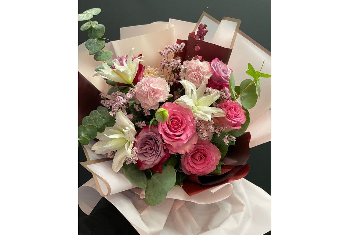 Mid Night Kiss Bouquet