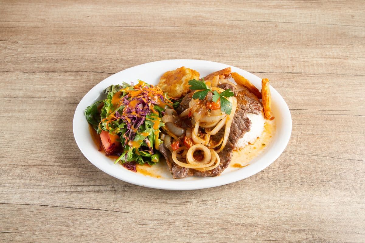 Bisteck Encebollado