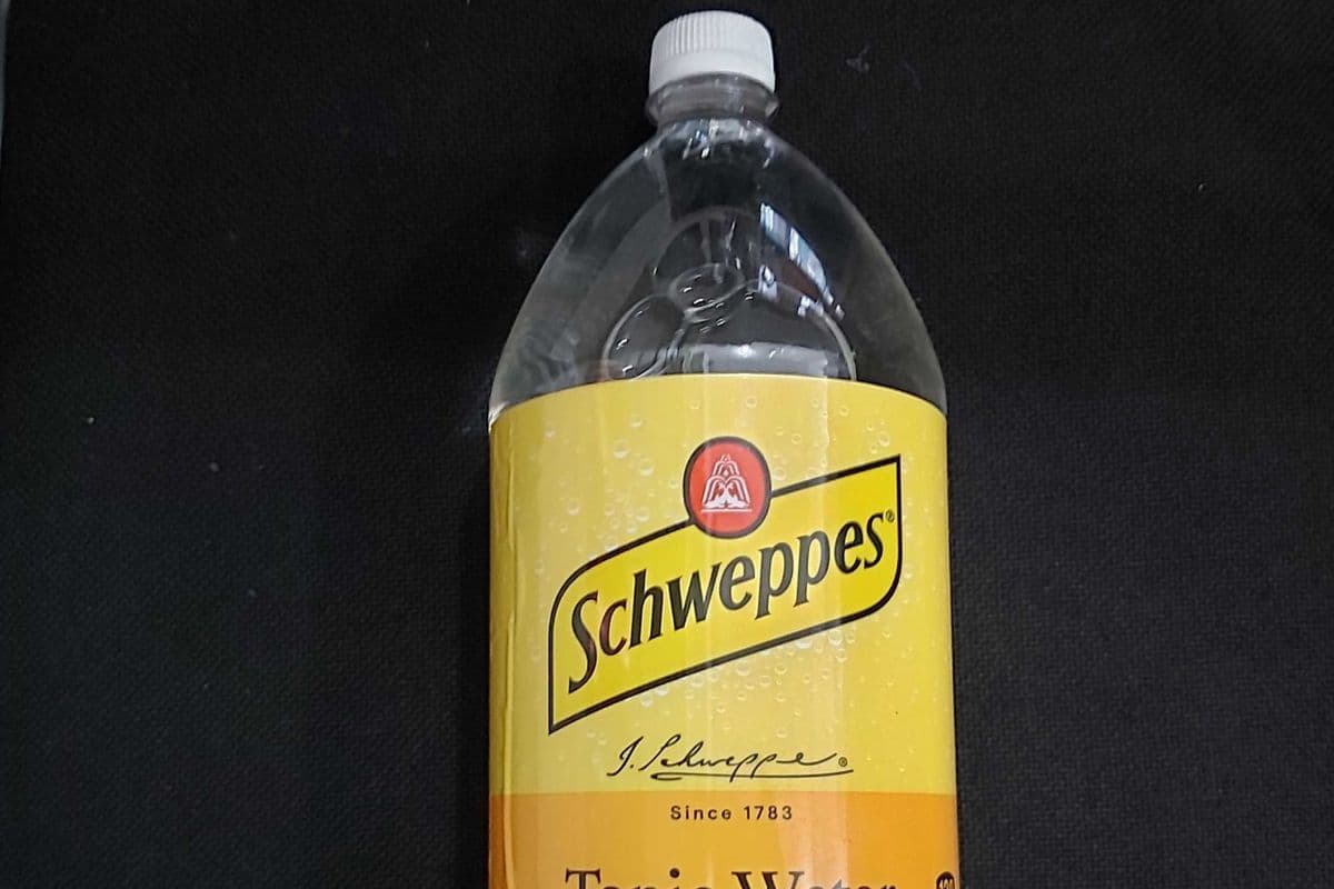 Schewppes Eau Tonic Soda 2L