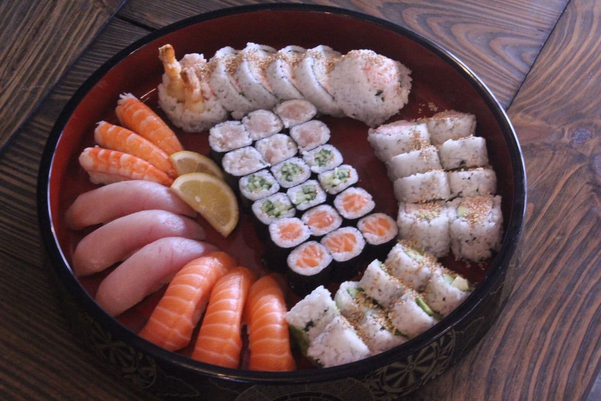 Party Tray A (2 people: 47 pcs)