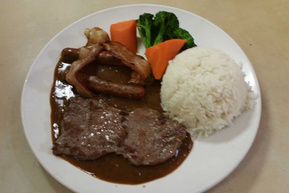 Hong Kong Style Mix Plate with Three Entrees 三拼