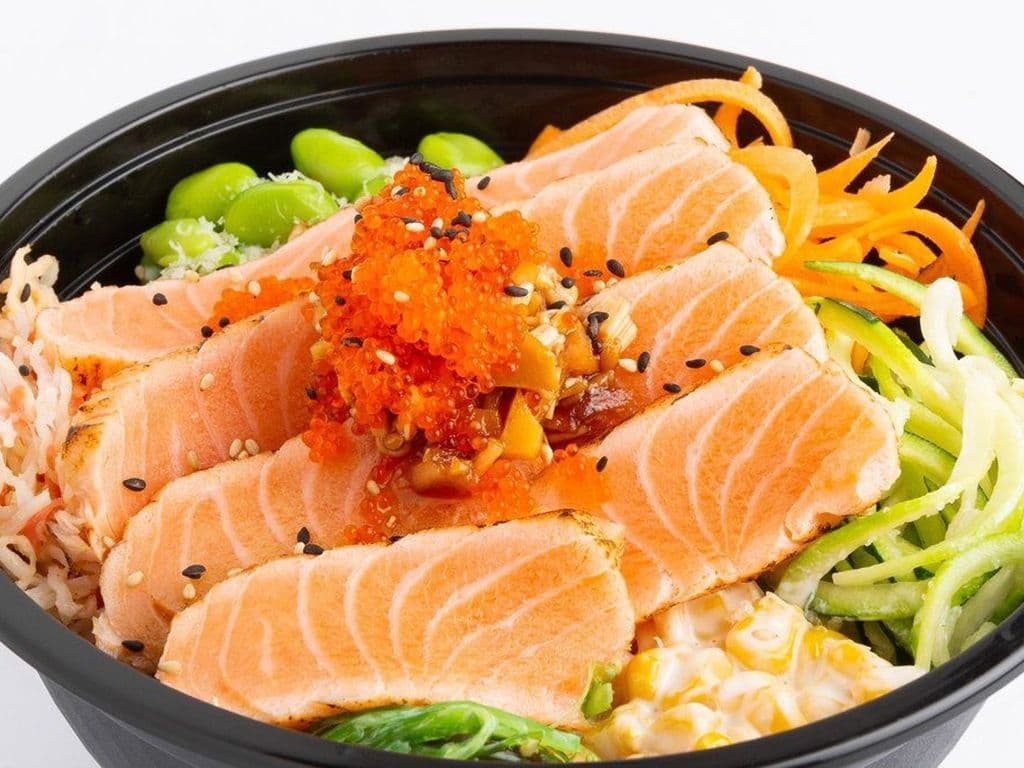 B02. Salmon Tataki Bowl