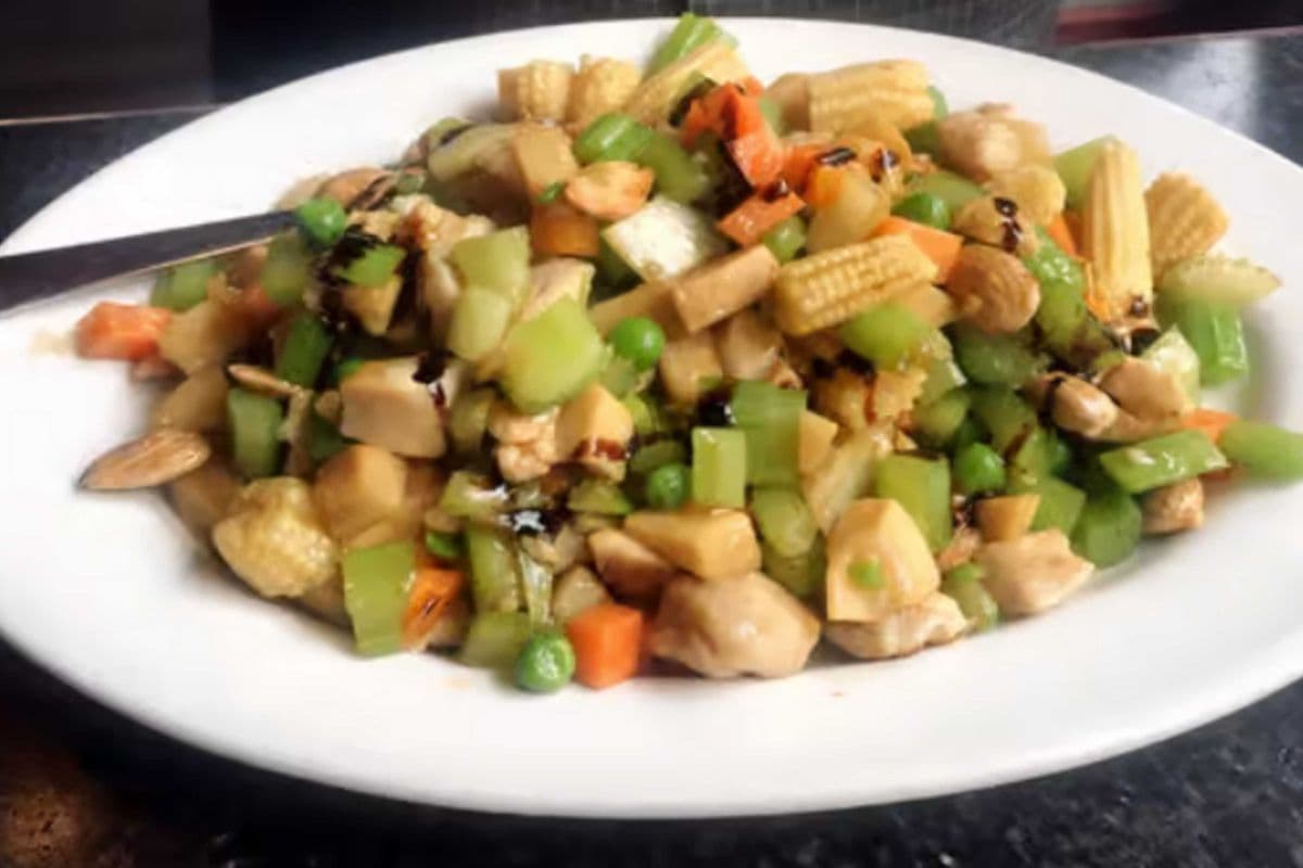 Diced Almond Chicken Chop Suey