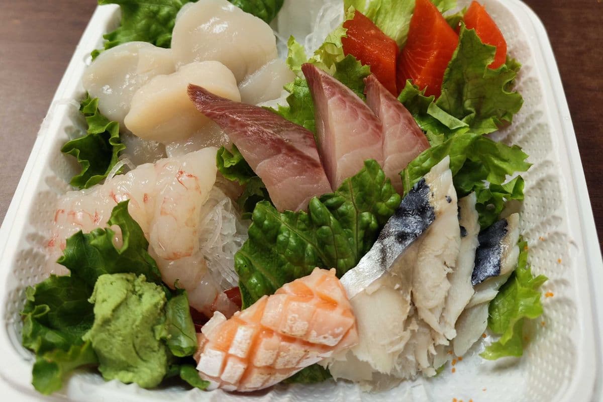Deluxe Assorted Sashimi 5 kinds 15 pcs